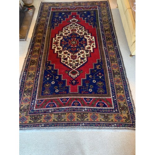 512 - A very good quality Turkish rug 192cms x 338cm.