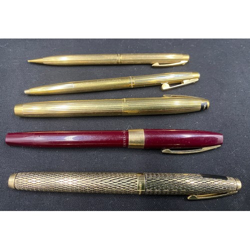 786 - A collection of pens and pencils to include vintage Sheaffer 14ct GF casing fountain pen with 14ct g... 