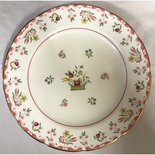 147 - A collection of Wedgwood 'Bianca' R4499 Williamsburg bone china to include 6 x side plates, 5 x dinn... 