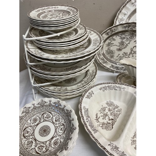 150 - A large quantity of Copeland Spode 'Indian Tree' dinner and tea ware comprising: 12 dinner plates 26... 