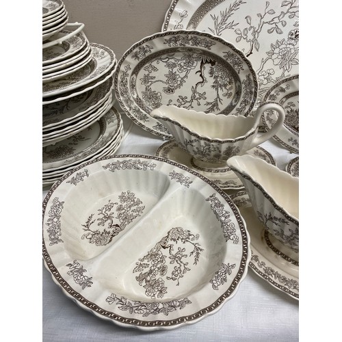 150 - A large quantity of Copeland Spode 'Indian Tree' dinner and tea ware comprising: 12 dinner plates 26... 