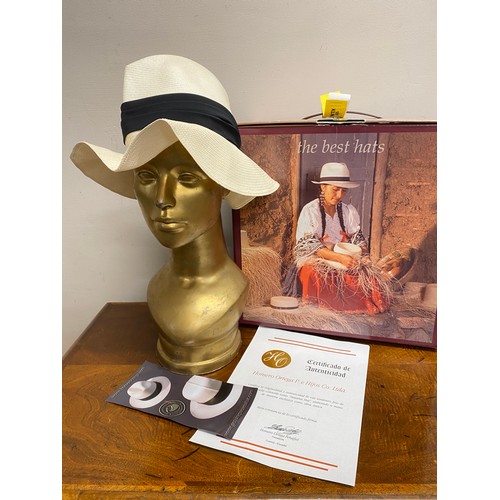 499 - A Panama hat handmade in Equador, Homero Ortego Size L.