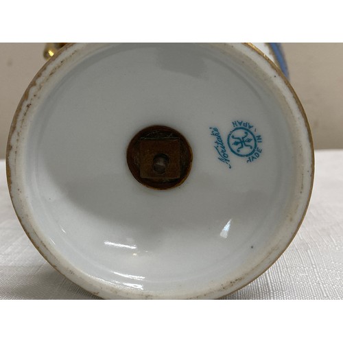 152 - A selection of ceramics to include a19thC blue and white transfer printed plate,a Hornsea planter 13... 