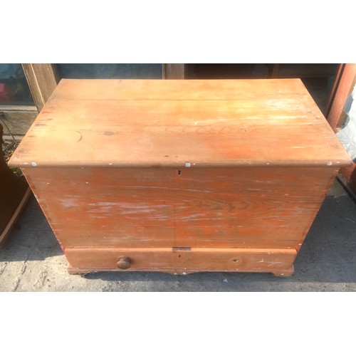 1131 - Pine blanket box with drawer to base, candle box interior on castors. 97 w x 55 d x 67cm h.