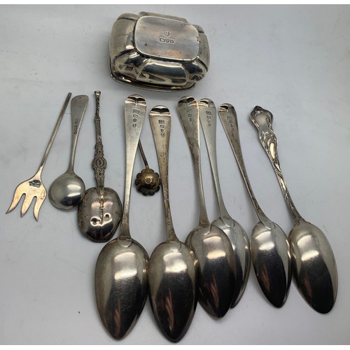 436 - Silver to include 5 teaspoons London 1834, maker Joseph Barnett and William Walters, salt, four vari... 