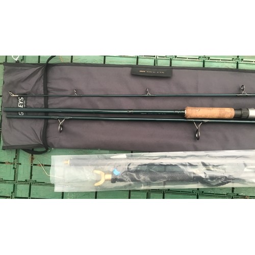 770 - Greys Greyflex Spin 10ft fly fishing 3 piece rod with bag and a Stone fly pole rod rest.