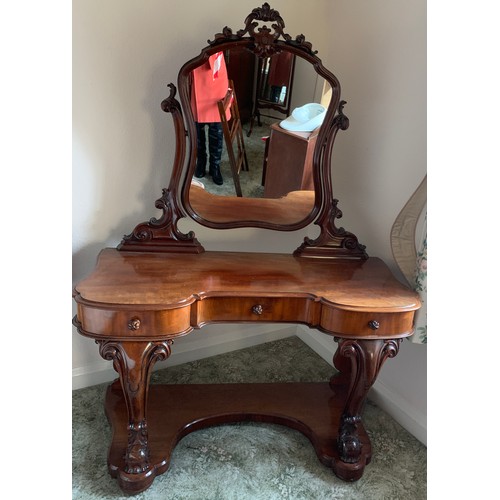 1160 - A Victorian mirror backed mahogany dressing table, 3 drawers to front, on cabriole legs to front wit... 