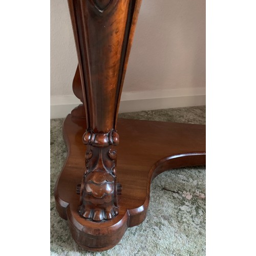 1160 - A Victorian mirror backed mahogany dressing table, 3 drawers to front, on cabriole legs to front wit... 