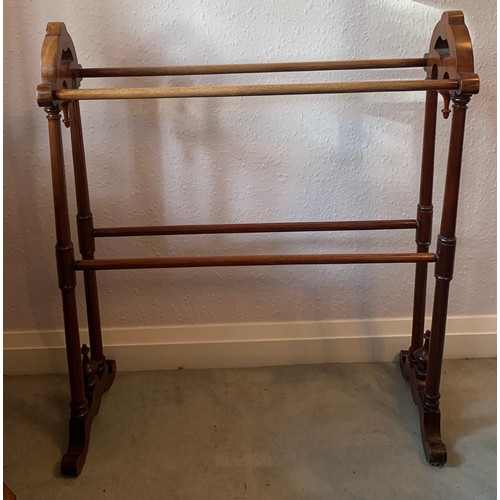 1170 - A 19thC mahogany towel rail. 91 h x 77cm w.