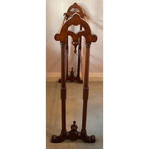 1170 - A 19thC mahogany towel rail. 91 h x 77cm w.