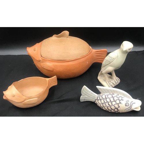 92 - Pottery casserole dish in the form of a fish with sauce jug dish, approx 32cm l, jug 18cm l together... 