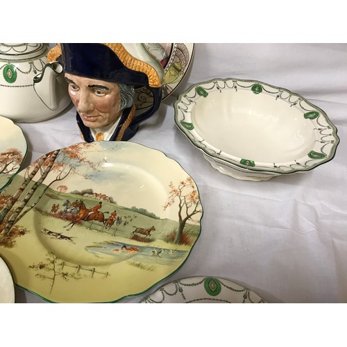 97 - Royal Doulton selection, 19 assorted pieces, 6 x decorative plates, Robert Burns, Shakespeare, The M... 