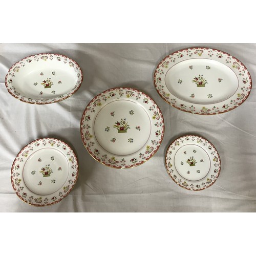 147 - A collection of Wedgwood 'Bianca' R4499 Williamsburg bone china to include 6 x side plates, 5 x dinn... 