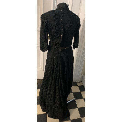 467A - A Victorian 2 piece ladies dress, boned fitted bodice with skirt with slight bustle to the back, all... 