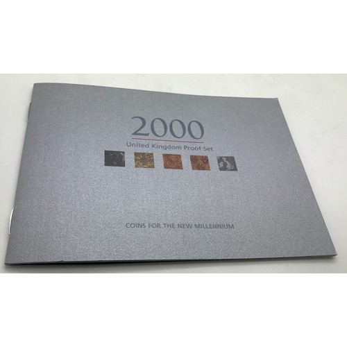 415 - A 2000 royal mint proof coin set.