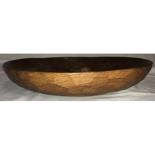 779 - A Robert Thompson of Kilburn Mouseman fruit bowl. Large mouse to centre. 30cm d.