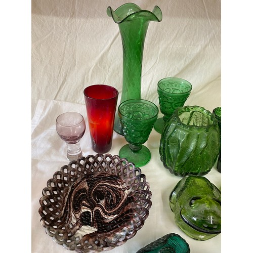 292 - Selection of glass to include 2 x Victorian pressed green glass goblets 14cm h, frog 9.5cm h, bark e... 