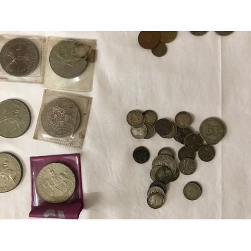 422 - Collection of coins to include 29 silver three pences, 2 pre 1947 shillings (51 grams), 10 1977 comm... 