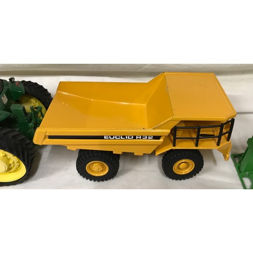 690 - Diecast model construction vehicles of various makes, Ertl Tracked Tractor, Siku Euclid R32 Dumper, ... 