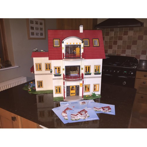 691 - Playmobil Suburban House; 4279, 7387, 7388, 7389 and furniture; 4280 Modern House Backyard, 4288 Lau... 