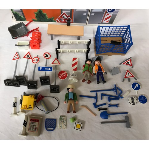 693 - Playmobil 4318 Garage and 4043 Take along construction work shop with accessories.