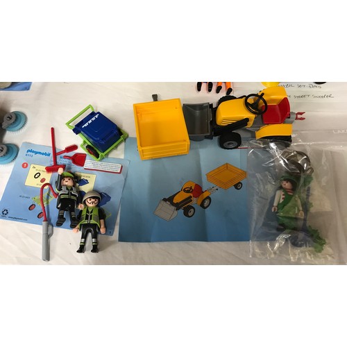 696 - Playmobil sets to include 3790 City Street Sweeper, 6113 City Action - City Sanitation Team, 6227 Ro... 