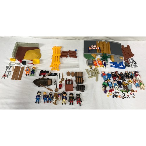 697 - Playmobil set to include 3126 Construction super set, 4138 Construction compact set, 7756 Corral Fen... 