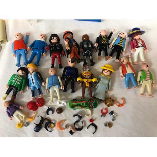 697 - Playmobil set to include 3126 Construction super set, 4138 Construction compact set, 7756 Corral Fen... 