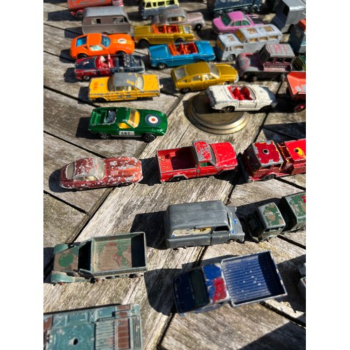 699 - A large collection of 70's and earlier Matchbox and Lesney diecast model vehicles including military... 