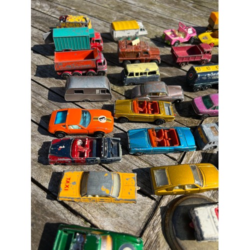 699 - A large collection of 70's and earlier Matchbox and Lesney diecast model vehicles including military... 