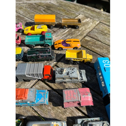 699 - A large collection of 70's and earlier Matchbox and Lesney diecast model vehicles including military... 