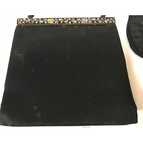 487 - Collection of vintage evening bags to include a black  La France bag, black fabric with leaf design ... 