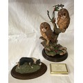A Country artist model 'Summer Dreams' 923 of 1500 of two Owls 34cms h together with a Country Artis... 