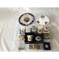 A selection of commemorative items to include 2 x plates, 6 x trinkets, 1 x Royal Worcester candle, ... 