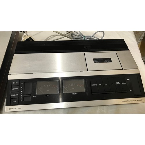 771 - A Bang and Olufsen Beocenter 3300 with Beocord 1900 tape recorder and Beovox S45 speakers, various a... 