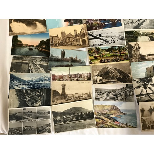 857 - A 100 assorted postcards collection, mono and colour topographical, British, European and some World... 