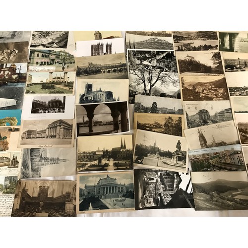 858 - Collection of 100 postcards, topographical scenes. British and World mono photo cards and colour pri... 