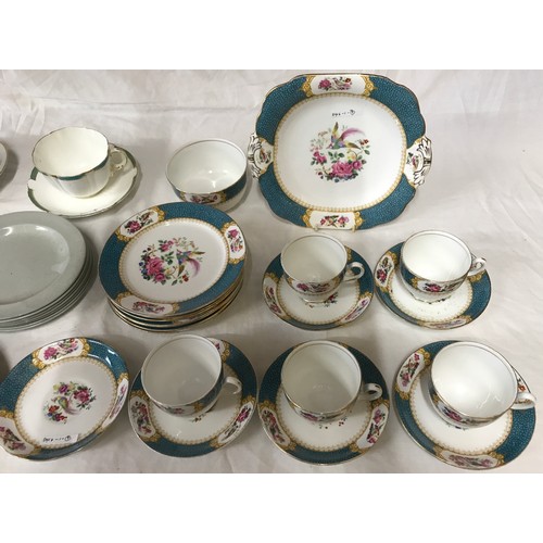 46 - A selection of ceramics to include a 'Ye Old English' Grosvenor China part tea set 1 x cake plate, 6... 