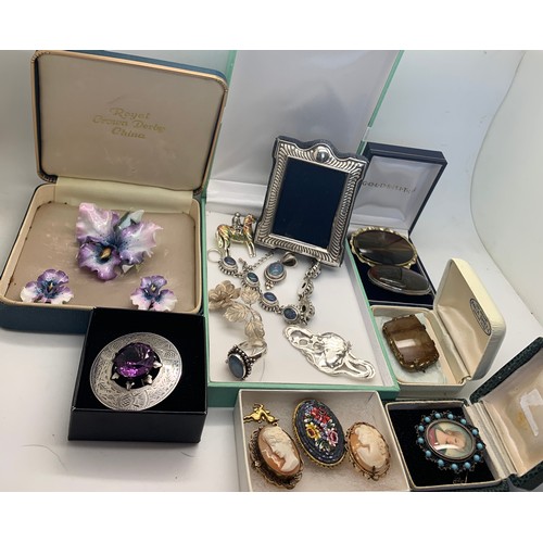 351 - A quantity of vintage jewellery and silver to include photograph frame .925 silver, Royal Crown Derb... 