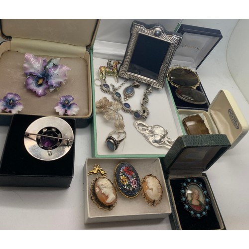 351 - A quantity of vintage jewellery and silver to include photograph frame .925 silver, Royal Crown Derb... 