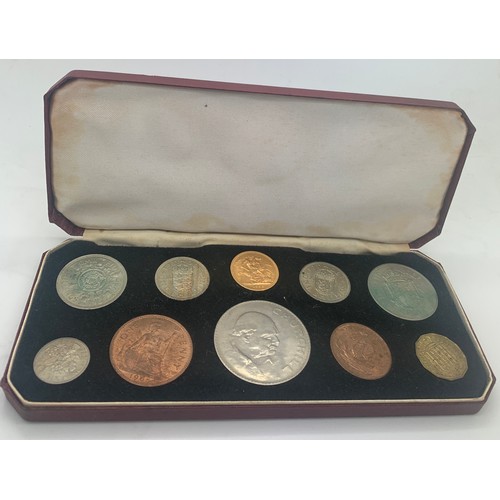 428 - Elizabeth II 1965 specimen coin set in fitted case to include a sovereign.