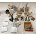 Mixed selection, David Winter, Lilliput Lane and other makes, various buildings, mugs including Gun ... 