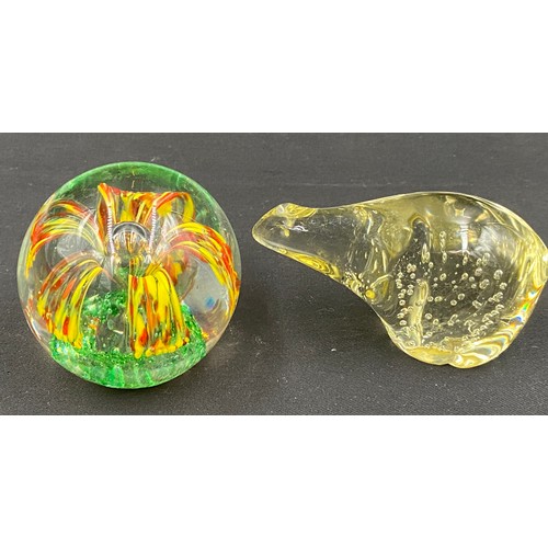 301 - Glassware to include a heavy Murano two tone vase approx 20cm h, 2 paper weights, one in shape of a ... 