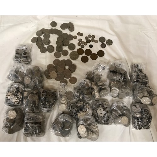 430 - A large collection of British coinage. pre and post decimal. mainly 5p and 10p coins, some earlier s... 