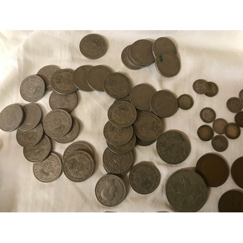 430 - A large collection of British coinage. pre and post decimal. mainly 5p and 10p coins, some earlier s... 