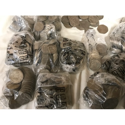 430 - A large collection of British coinage. pre and post decimal. mainly 5p and 10p coins, some earlier s... 