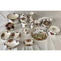 Royal Albert Old Country Roses ornamental ware to include: telephone, planter 17cm, ginger jar 17cm,... 