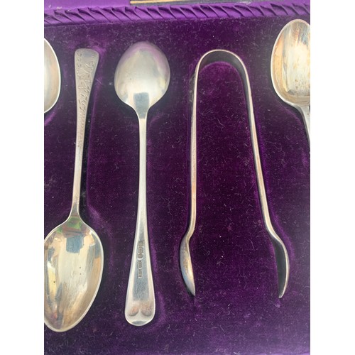 548 - Boxed silver teaspoons and tongs Sheffield 1901 Joseph Rodgers & Sons. 92.5gm.