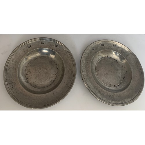 628 - Two pewter plates 11.5cm d.