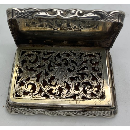 556 - A Victorian silver vinaigrette Birmingham 1857 maker G Wheeler & Co (George and Mary Wheeler). 4 x 2... 